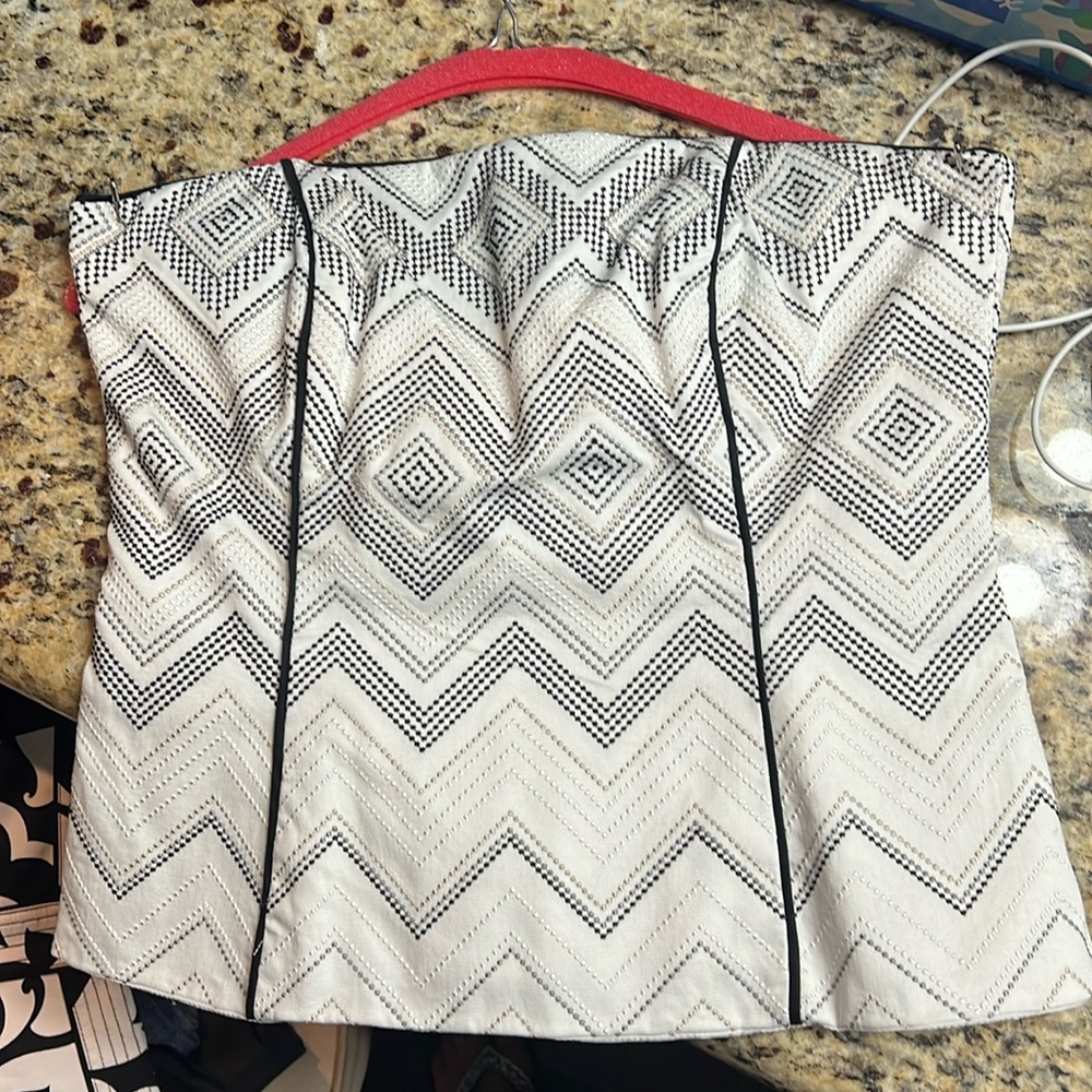 Strapless top